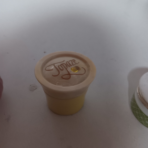 !**3 vintage avon jars - Picture 3 of 4